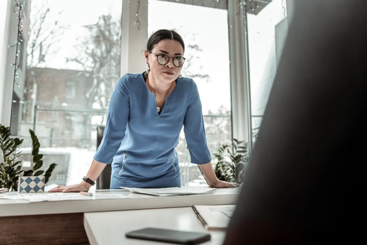 عقوبة الموظف المتمرد لردعه