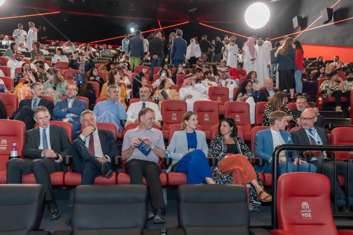 مجموعة من الحضور لمشاهدة الفيلم في حفل الافتتاح - الصورة من المركز الاعلامي لمهرجان الأفلام الأوربية
