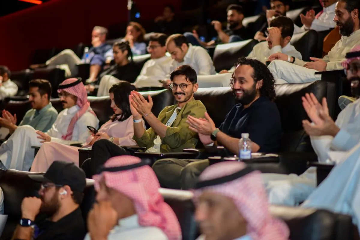 مجموعة من الحضور لمشاهدة الفيلم في حفل الافتتاح -  الصورة من المركز الاعلامي لمهرجان الأفلام الأوربية