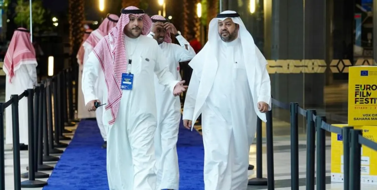 عبد الله آل عياف رئيس هيئة الأفلام وعبد العزيز نايتة -الصورة من المركز الاعلامي ل مهرجان الافلام الاوربية