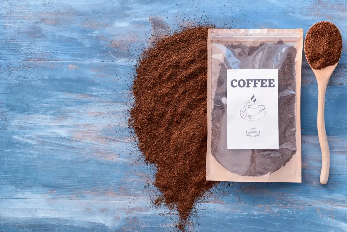 البن المطحون للقضاء على روائح الميكرويف غير المرغوب فيها