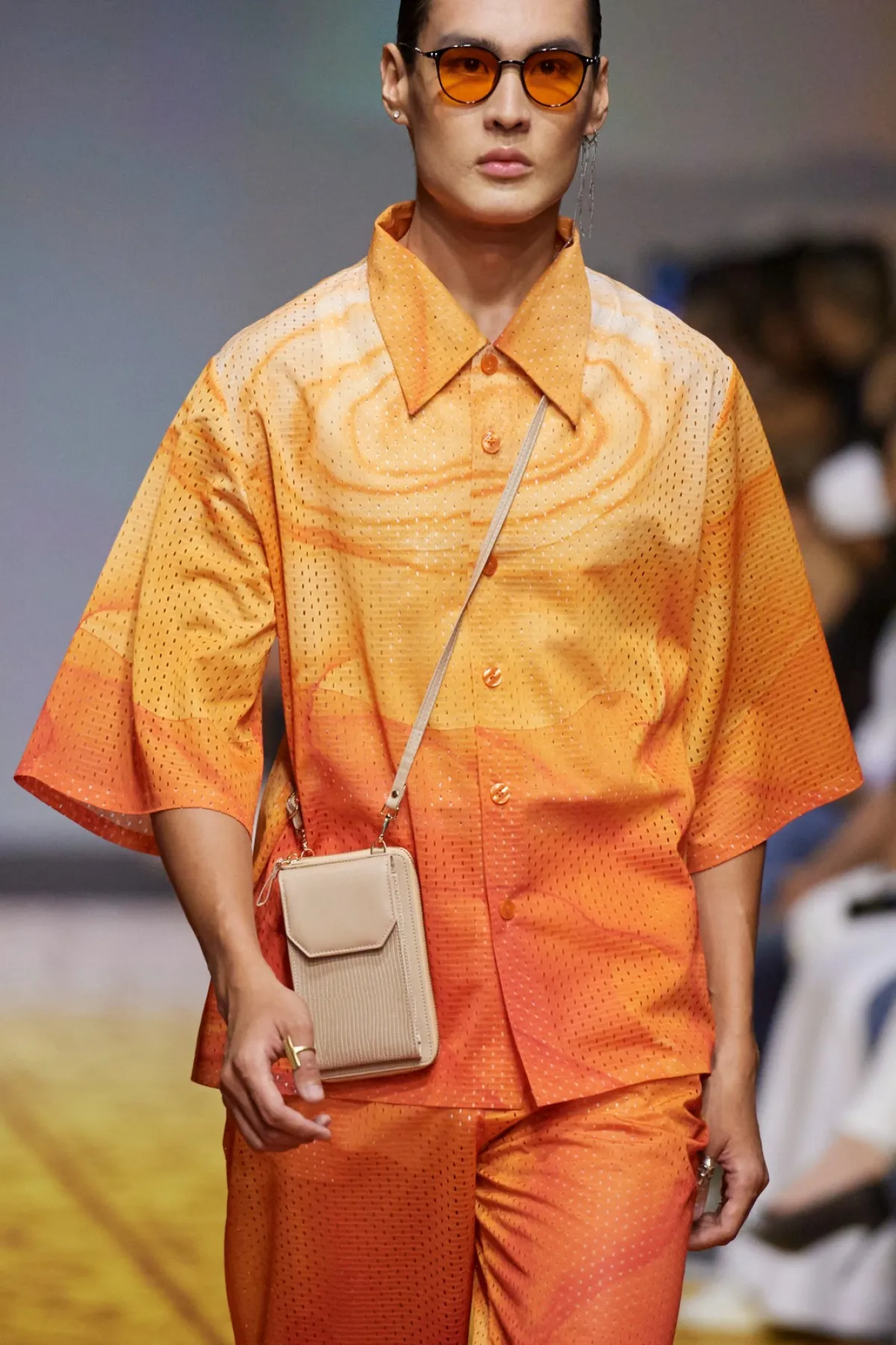 حقيبة كتف.. من مايكل سينكو Michael Cinco