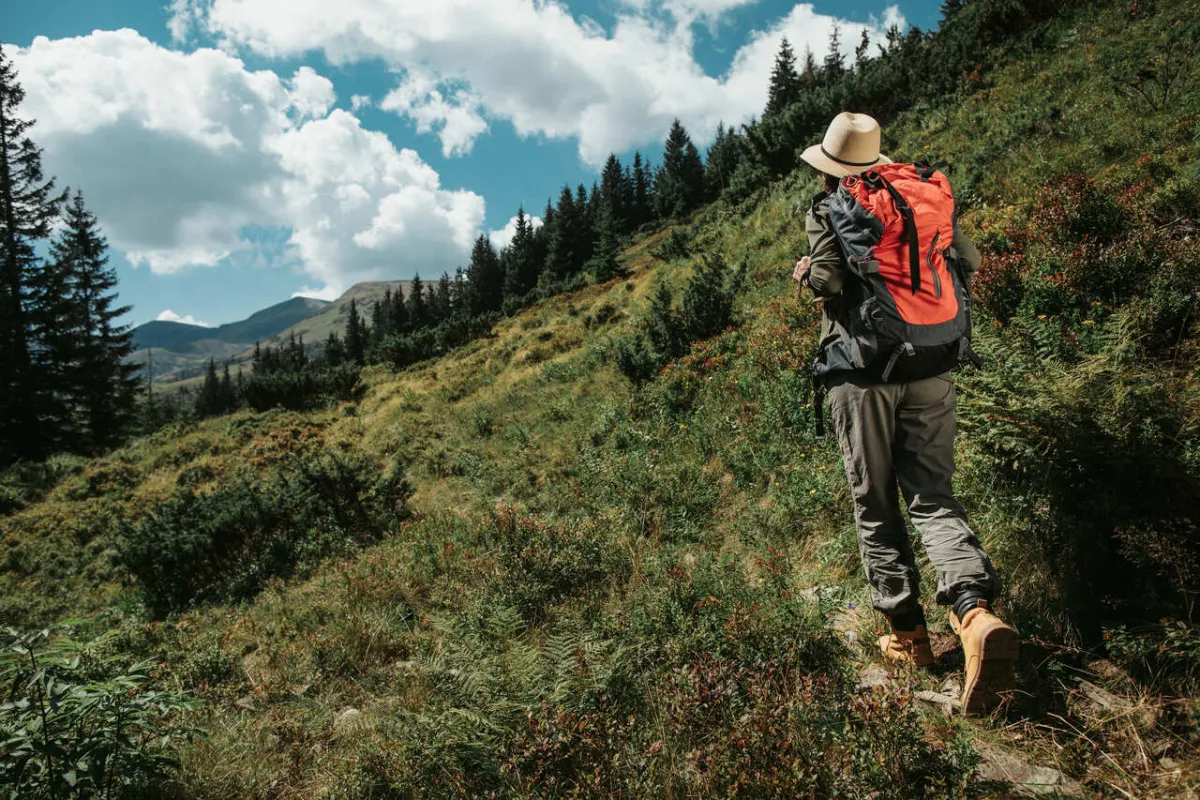 صورة لفتاة جريئة