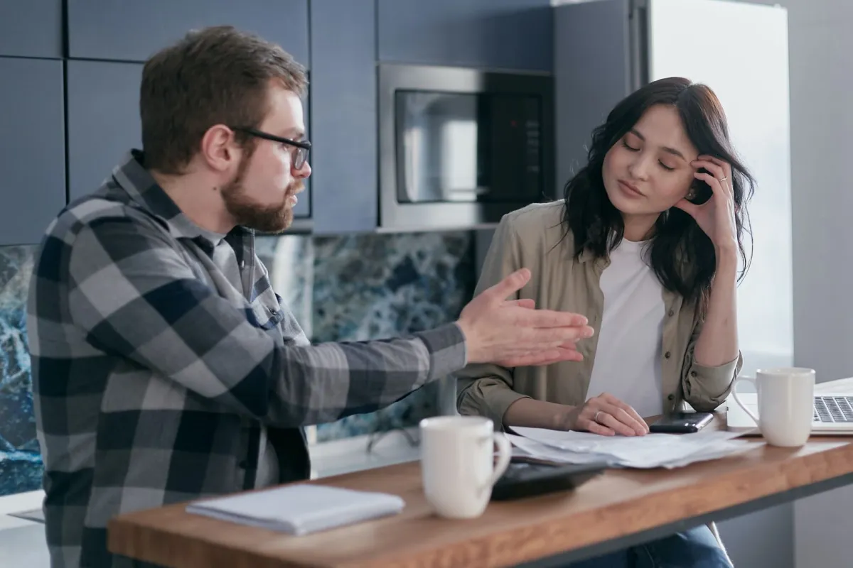 أسباب تفسد العلاقة بين الأزواج