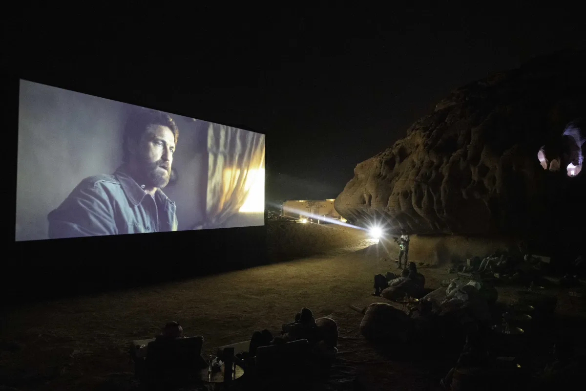 عرض فيلم قندهار حصرياً في منتجع بانيان تري بالتعاون مع ڤوكس سينما