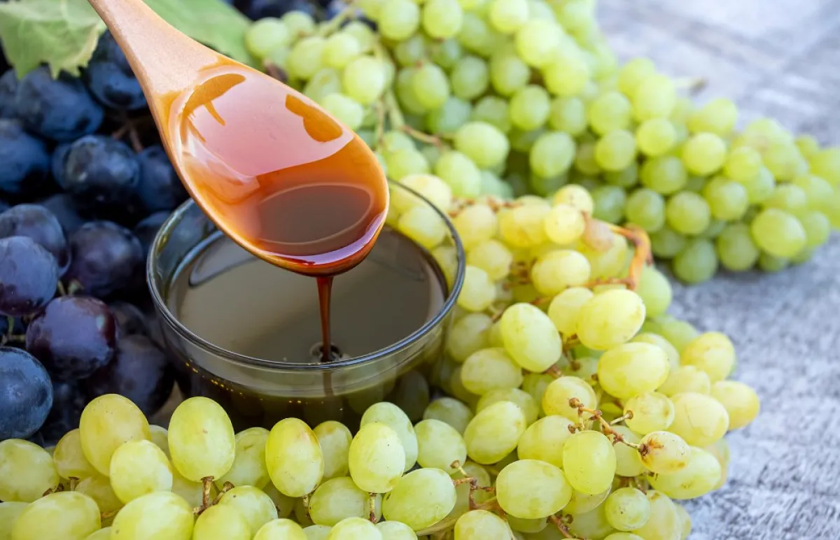 فوائد صحية منوّعة لدبس العنب (المصدر: Shutterstock)