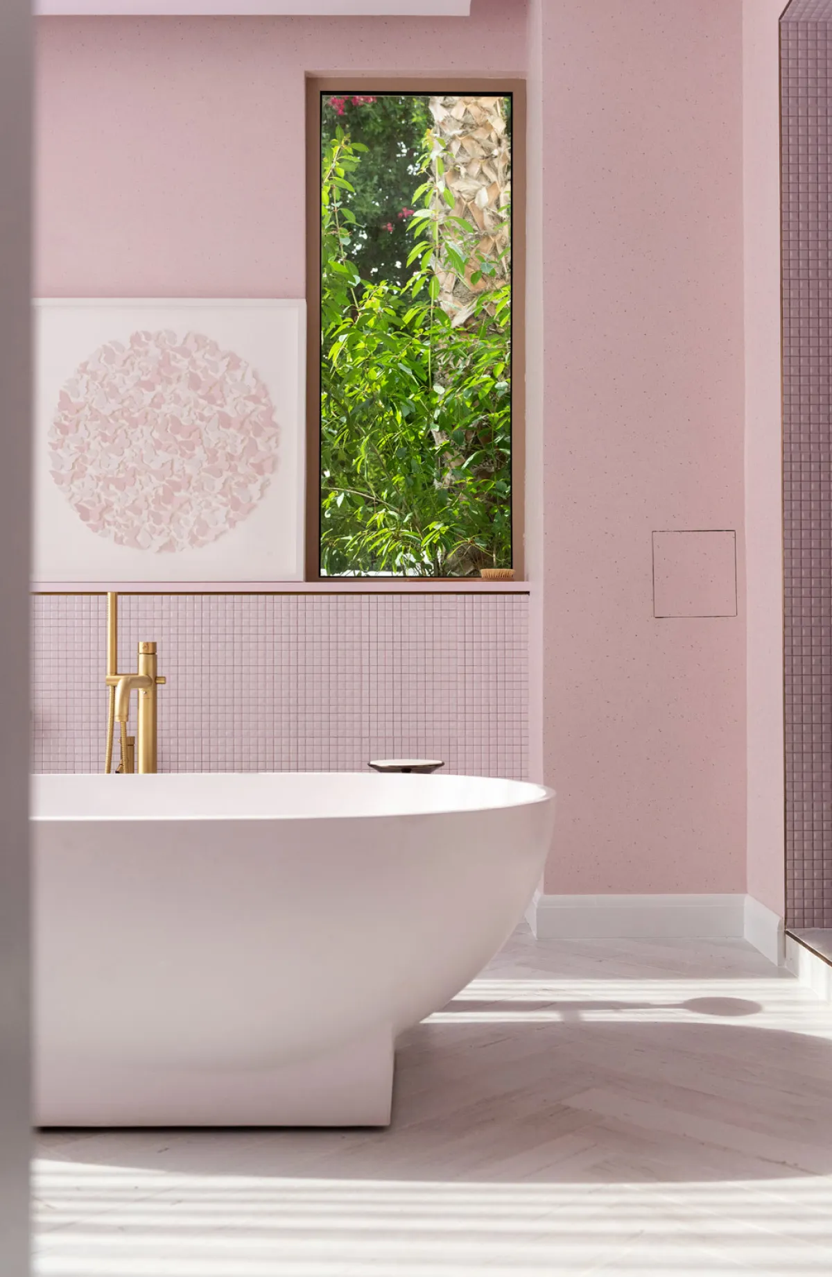 الصورة من Blush International