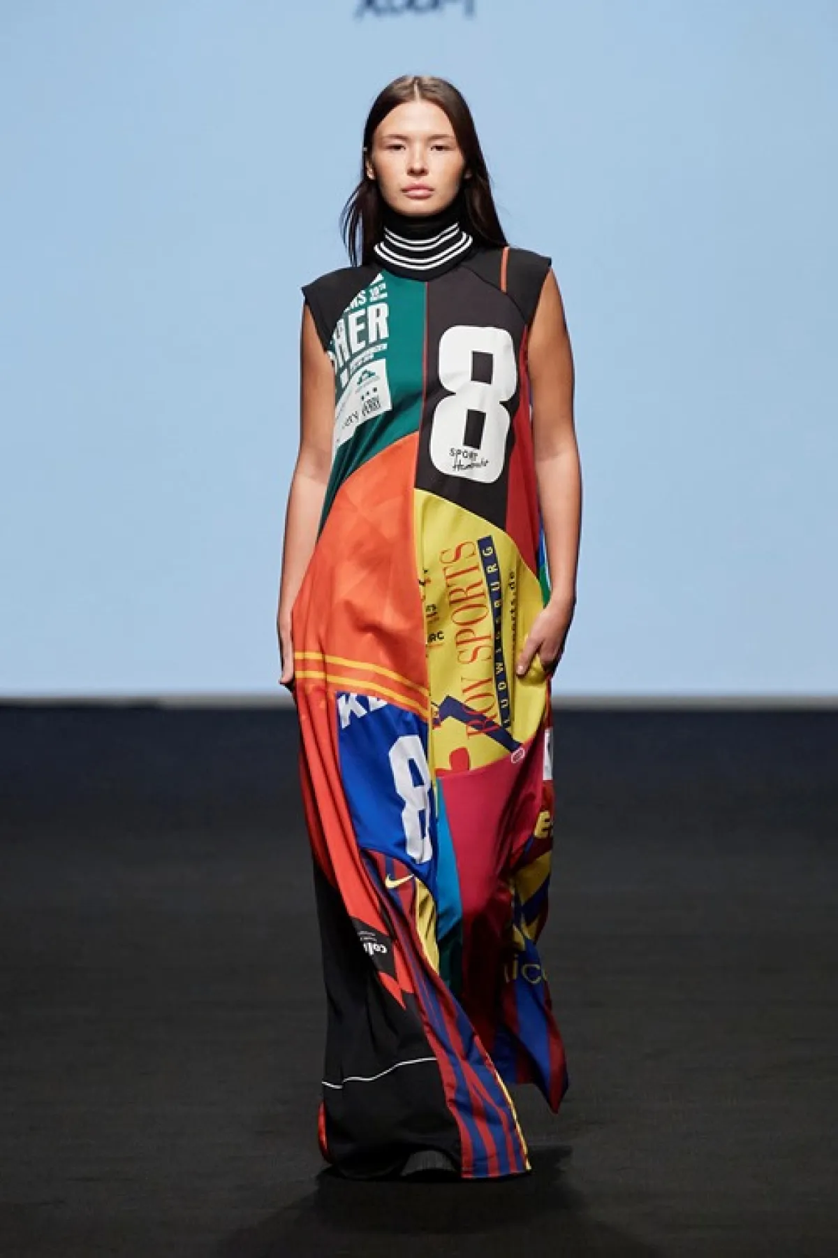 فستان طويل متعدد الالوان من إيمرجنسي روم Emergency Room