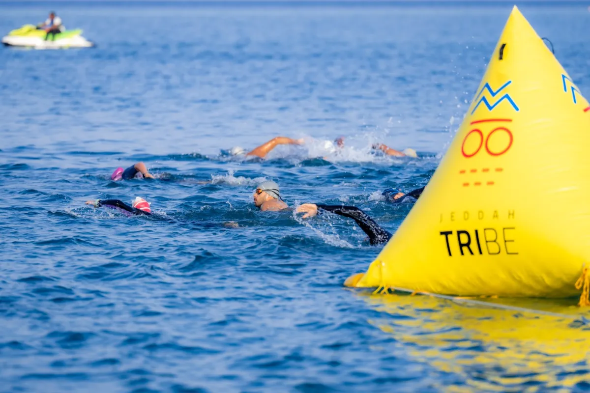 سباق السباحة