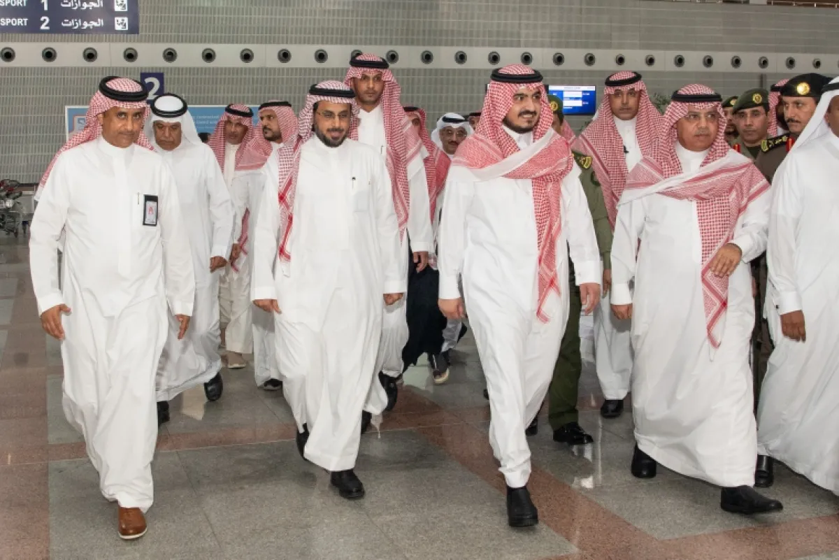 نائب امير منطقة مكة المكرمة يقف جاهزية المرافق في صالة الحجاج بمطار الملك عبد العزيز الدولي