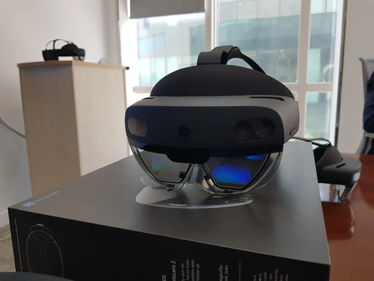 جهاز HoloLens 2
