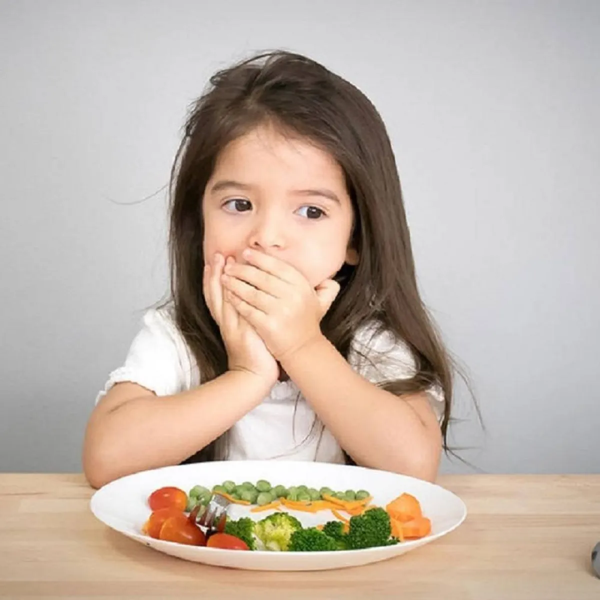 صورة لطفلة ترفض الطعام