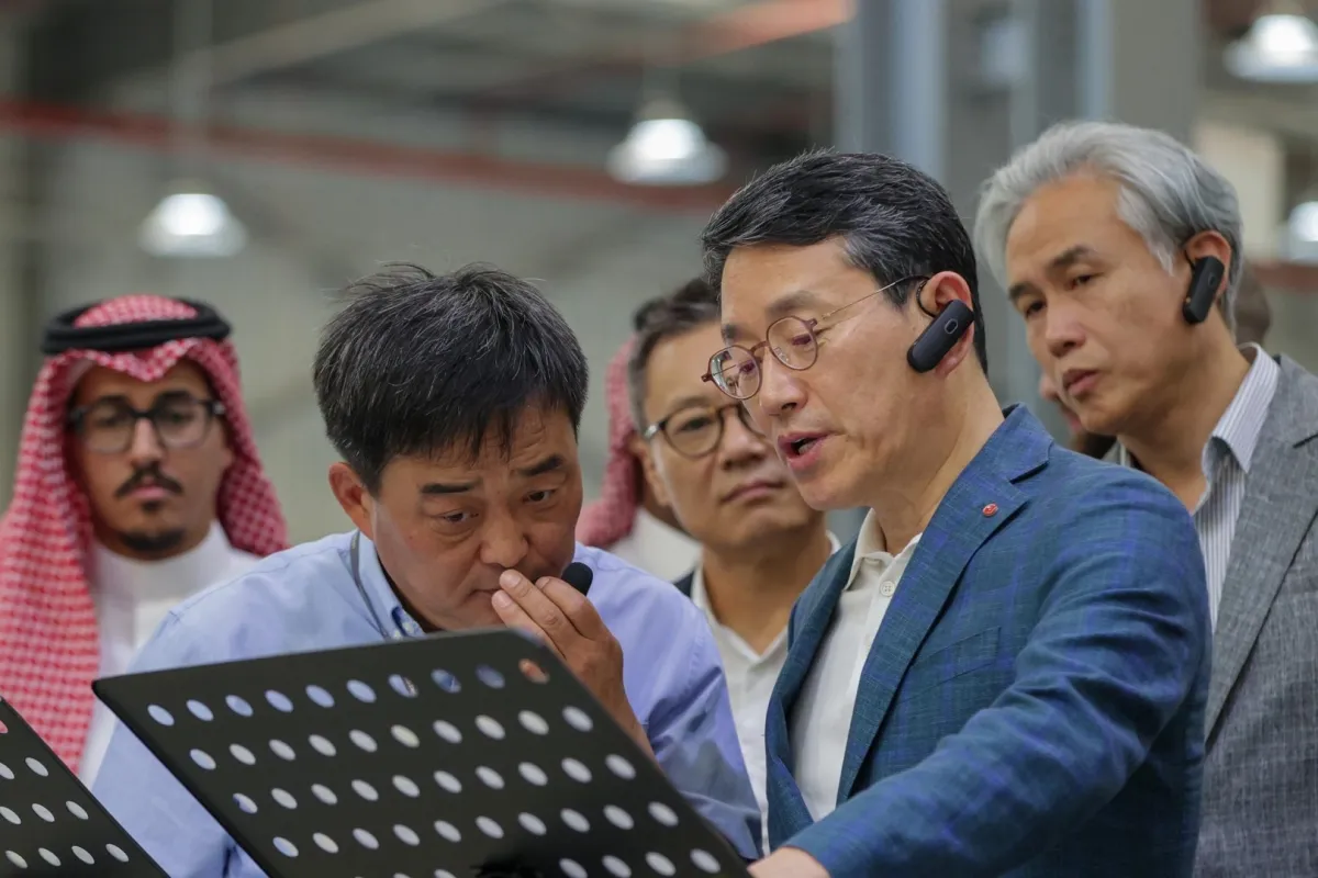 الرئيس التنفيذي يزور مصنع إل جي لحلول الهواء في المملكة العربية السعودية في تأكيد لالتزام الشركة بالجودة والابتكار (الصورة منMicrosoftTeams-image )