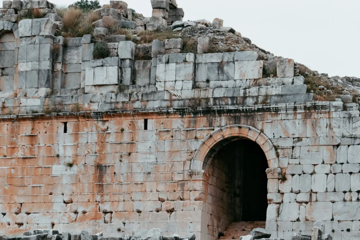 العثور على مدينة أثرية