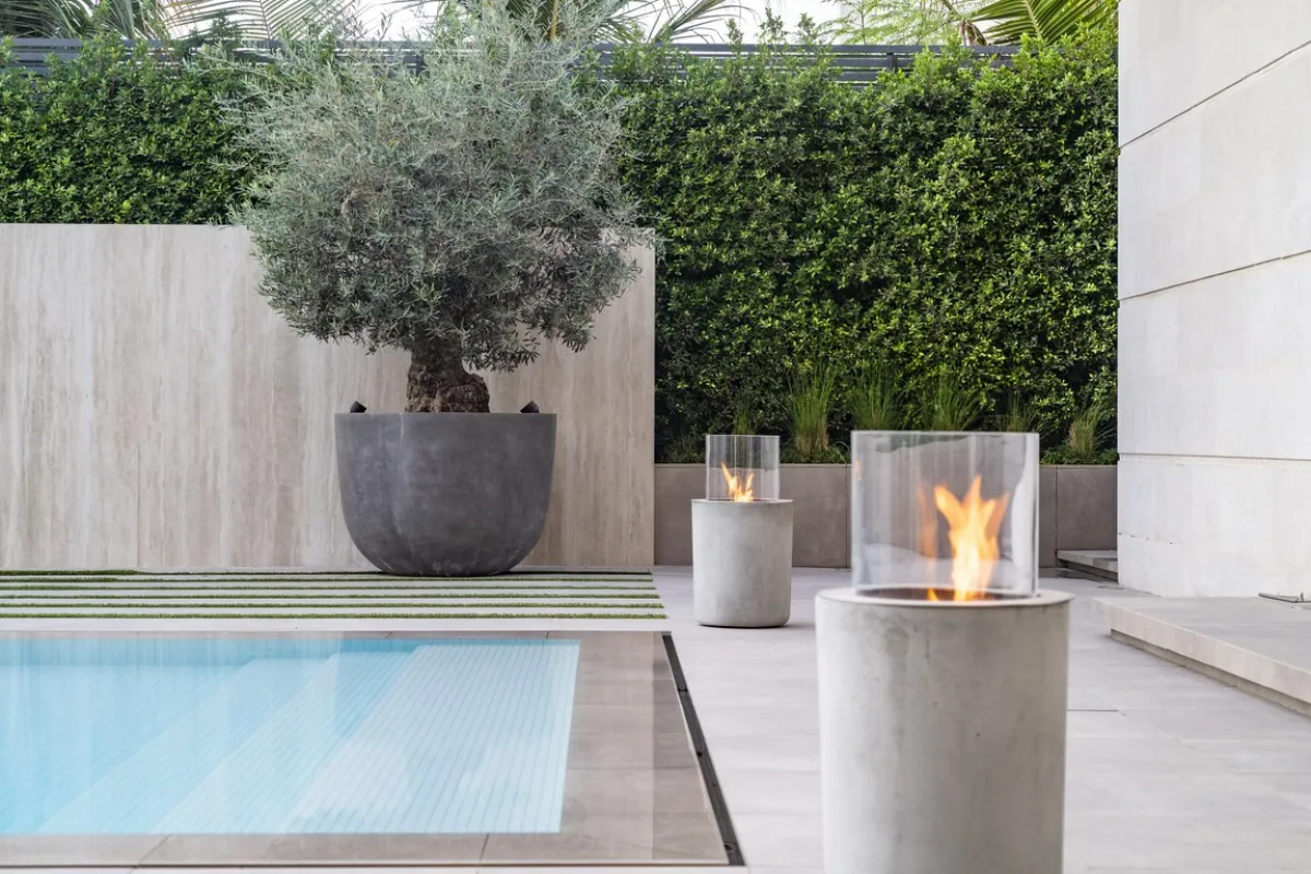 المساحات الخارجية تنسجم مع أسلوب حياة الساكنين والبيئة المحيطة