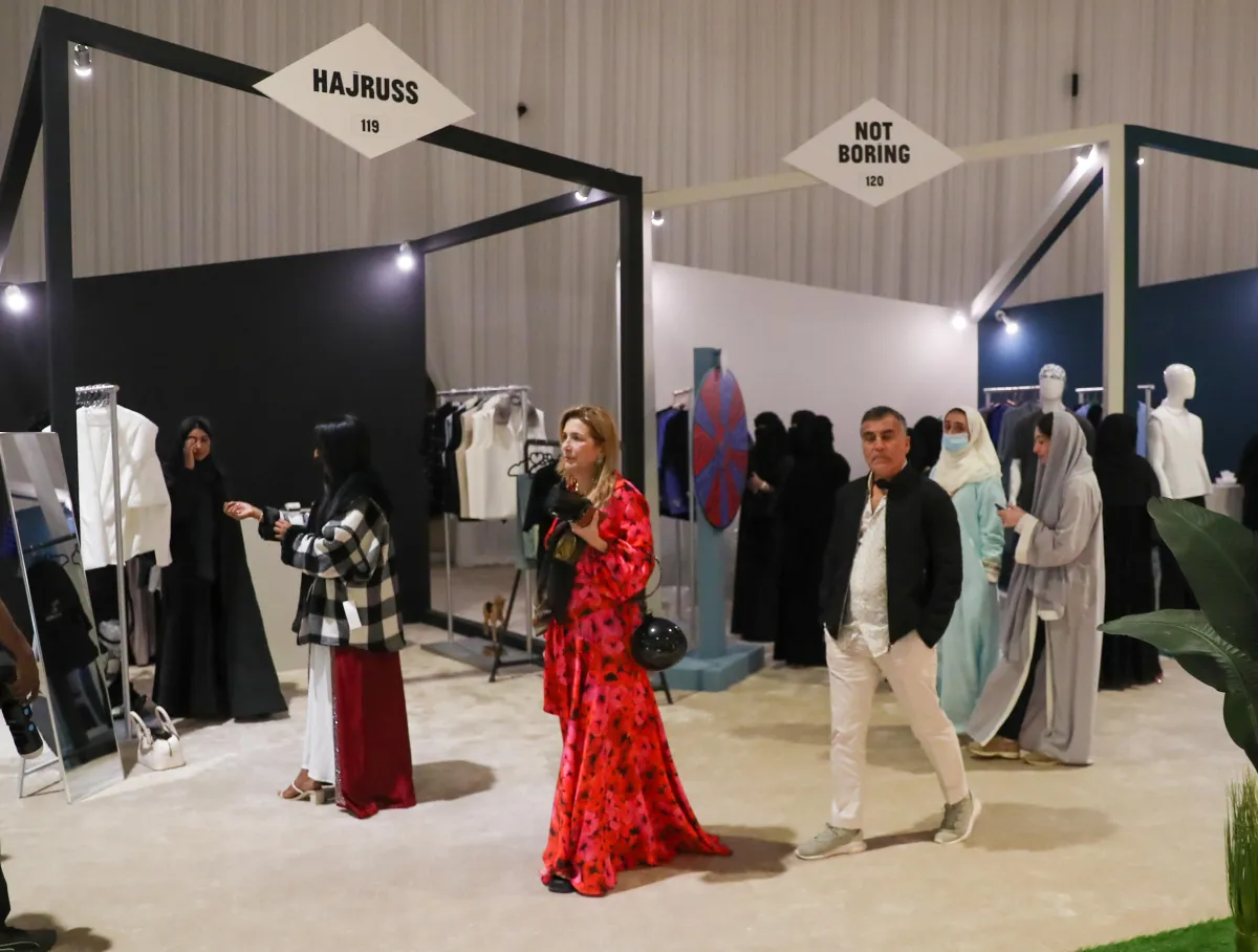 HAJRUSS و NOT BORING من العلامات الي يشملها الحدث - الصورة خاصة بسيدتي من معرض 100 براند سعودي في الرياض
