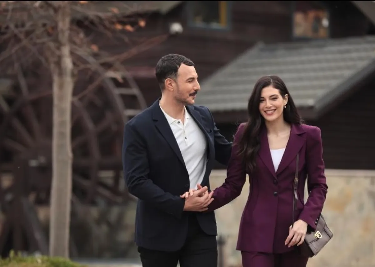 رزان جمال وباسل خياط من كواليس الثمن- الصورة من حساب رزان على إنستغرام 