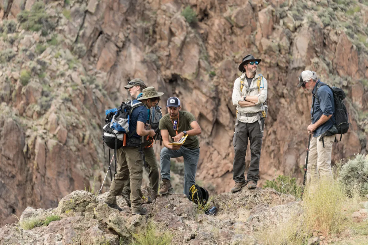  التدريبات التي خاضها رائدا الفضاء محمد الملا ونورا المطروشي. الصورة من الحساب الرسمي لمركز محمد بن راشد للفضاء على تويتر