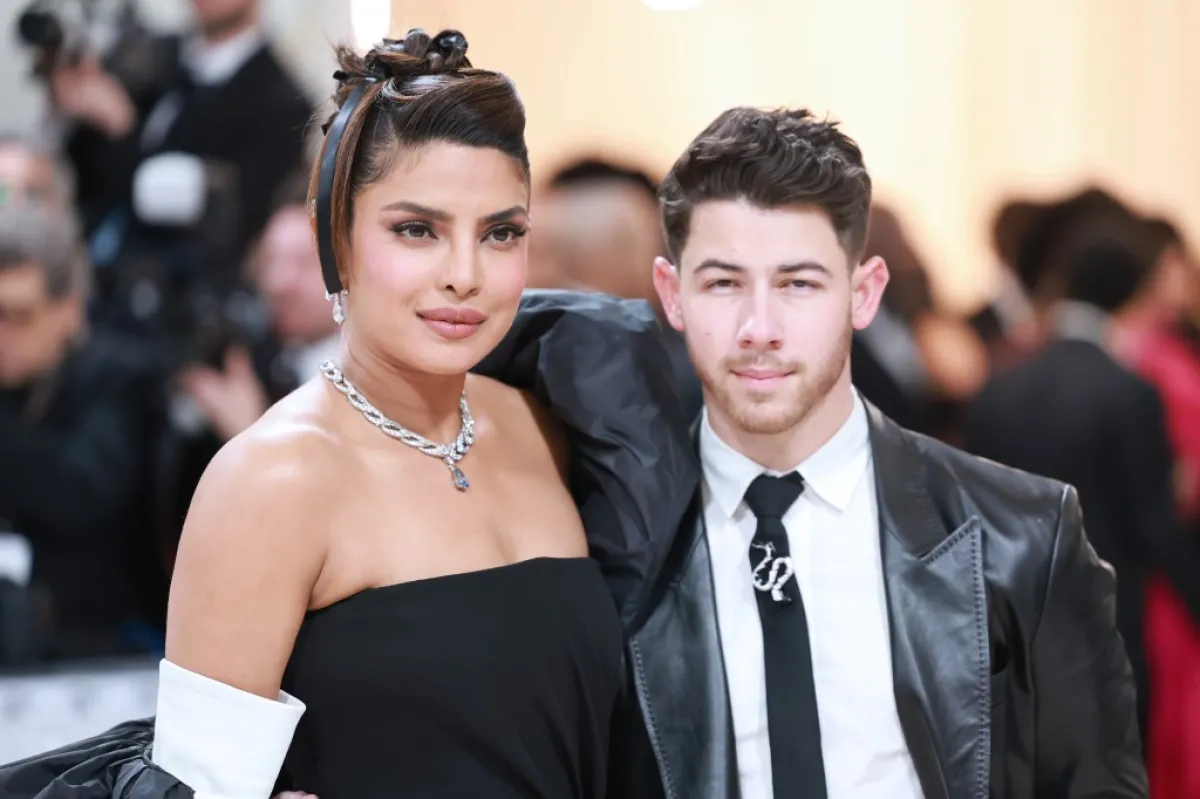 نيك جوناس وبريانكا شوبرا Priyanka Chopra Jonas and Nick Jonas في حفل ميت غالا (مصدر الصورة: Theo Wargo / GETTY IMAGES NORTH AMERICA / Getty Images via AFP)