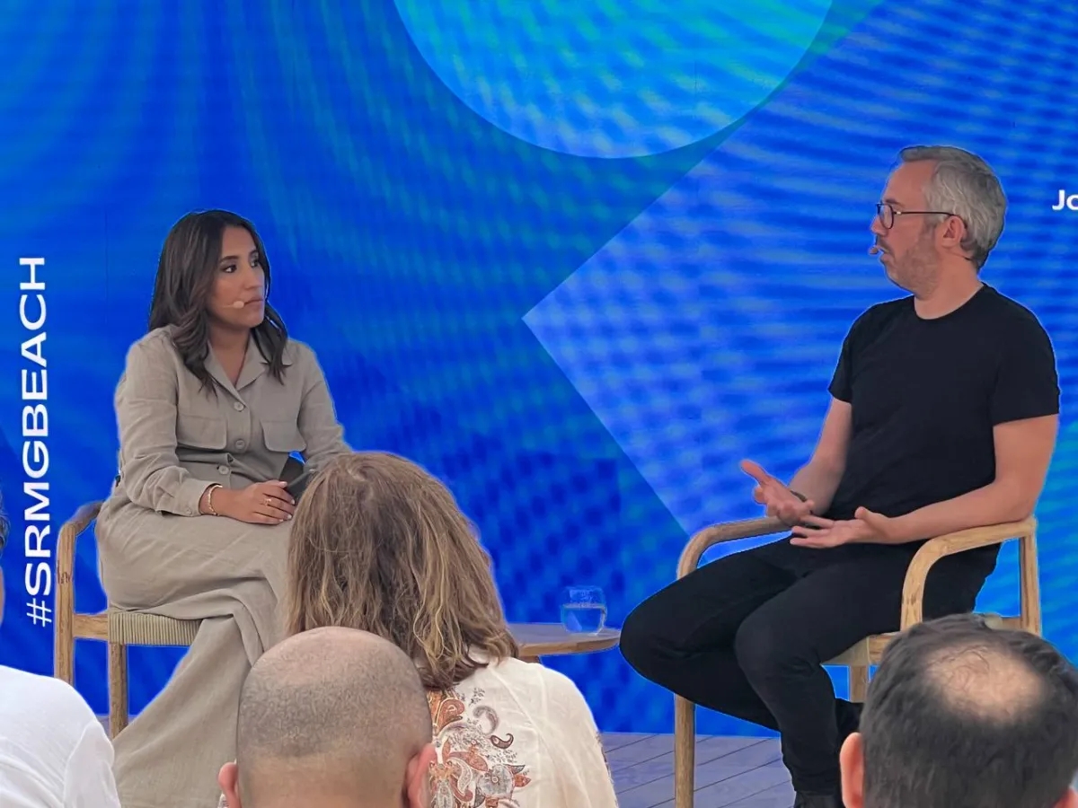 خلال الجلسة الحوارية 