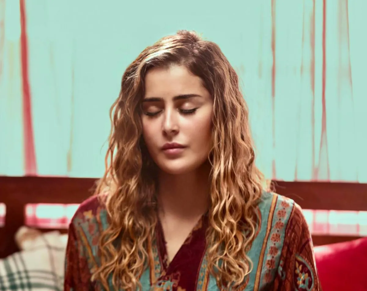 عائشة بن أحمد - الصورة من صفحتها الرسمية على الفيس بوك