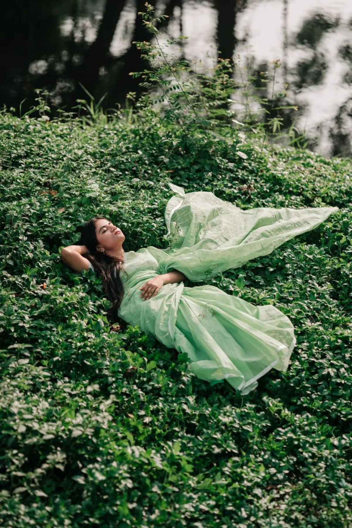 الفستان الأخضر 