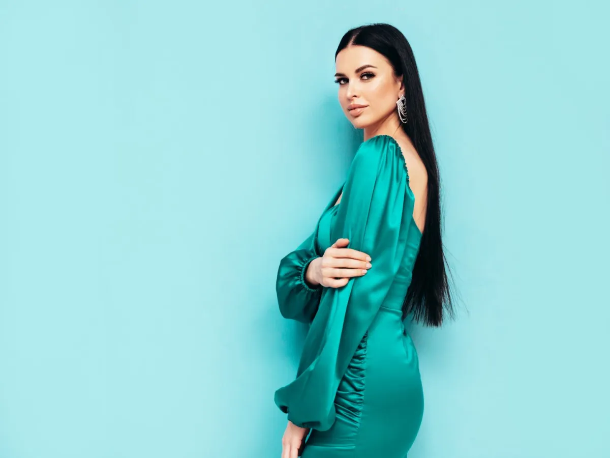 الفستان الأخضر 