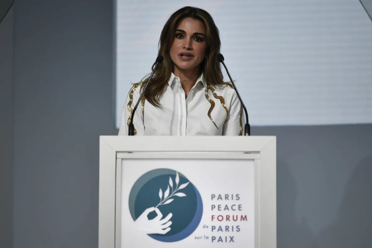 الملكة رانيا (Queen Rania). مصدر الصورة: STEPHANE DE SAKUTIN / AFP