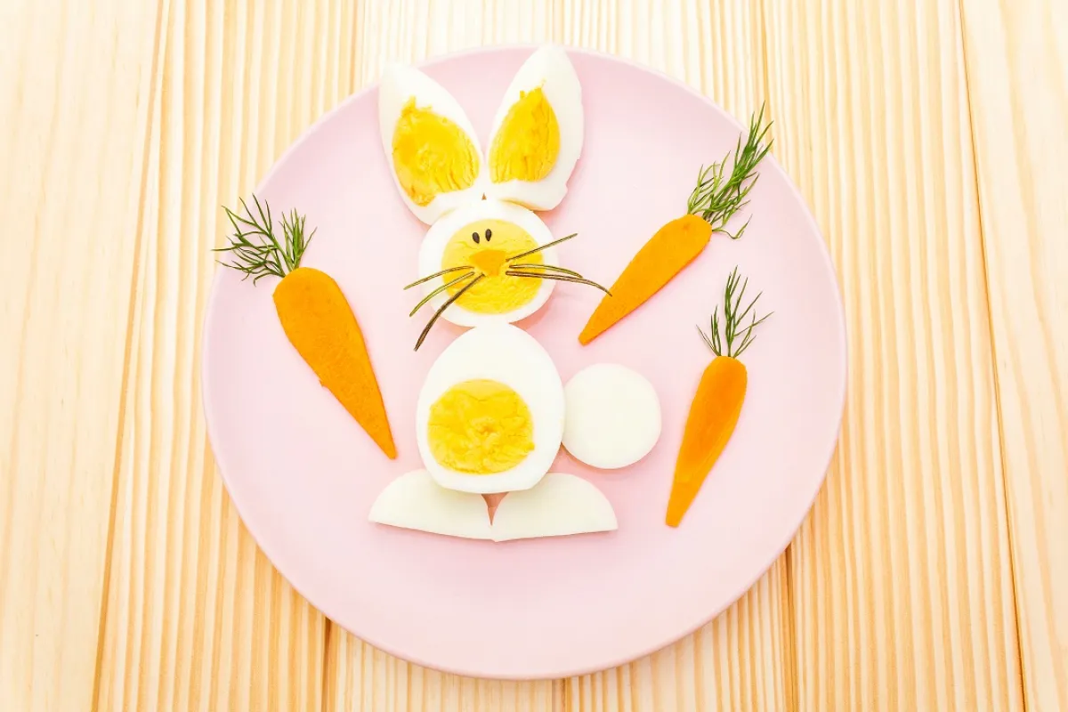 صورة طريفة لطبق طعام الطفل