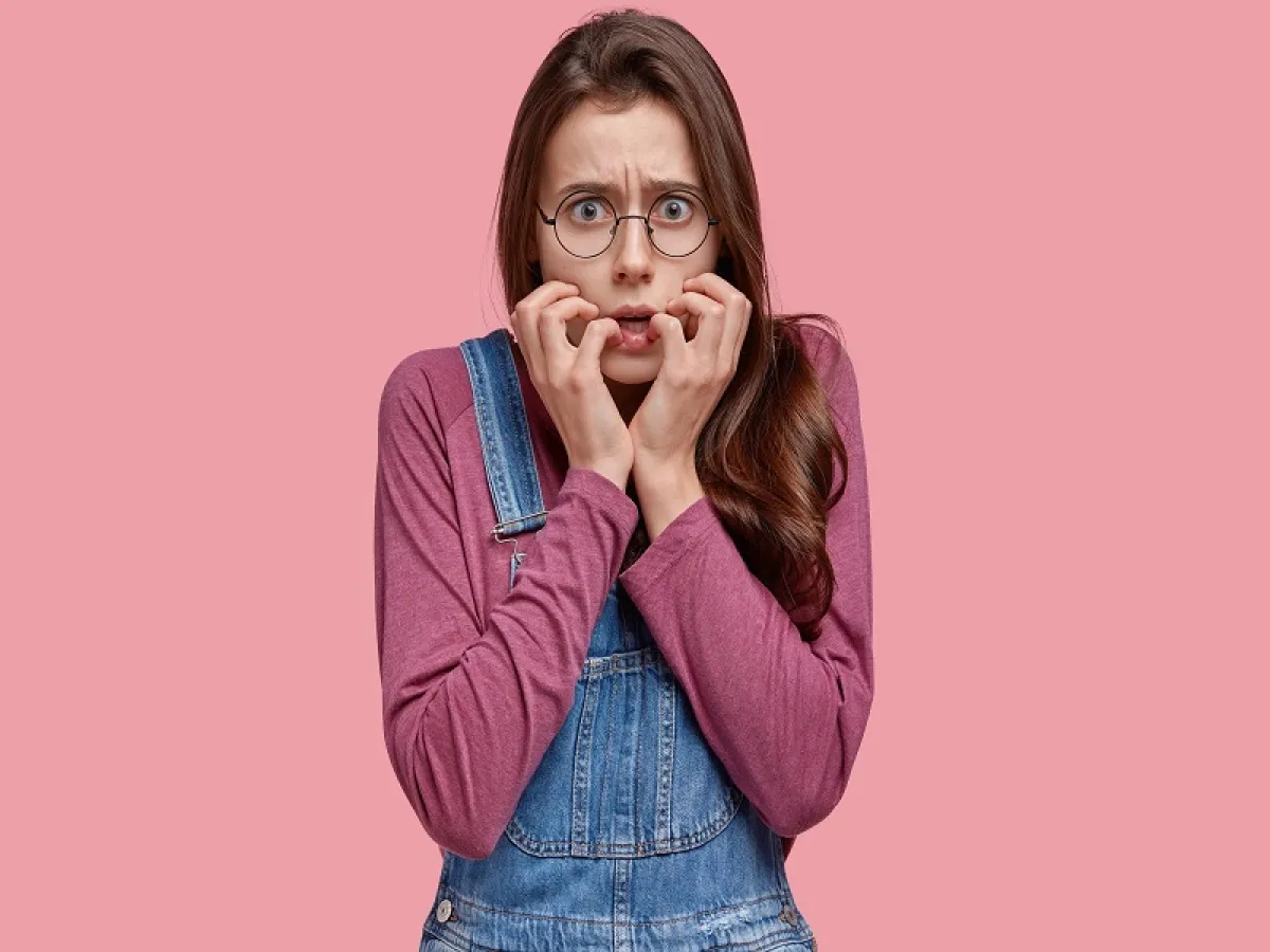 الخفقان أو ضيق التنفس.. من أعراض فوبيا المرتفعات (المصدر: Freepik)