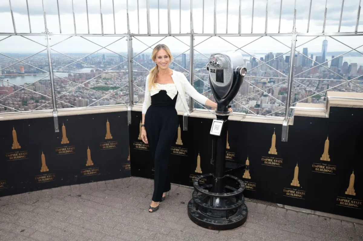 سارة جيسيكا باركر Sarah Jessica Parker، مبنى امباير ستايت بيلدينغ، (الصور من: Dimitrios Kambouris / GETTY IMAGES NORTH AMERICA / Getty Images via AFP)