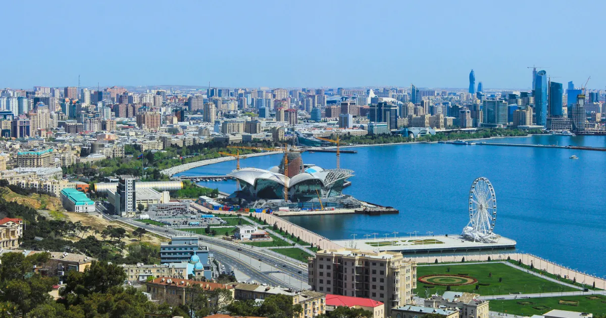 إطلالة على مدينة «باكو»