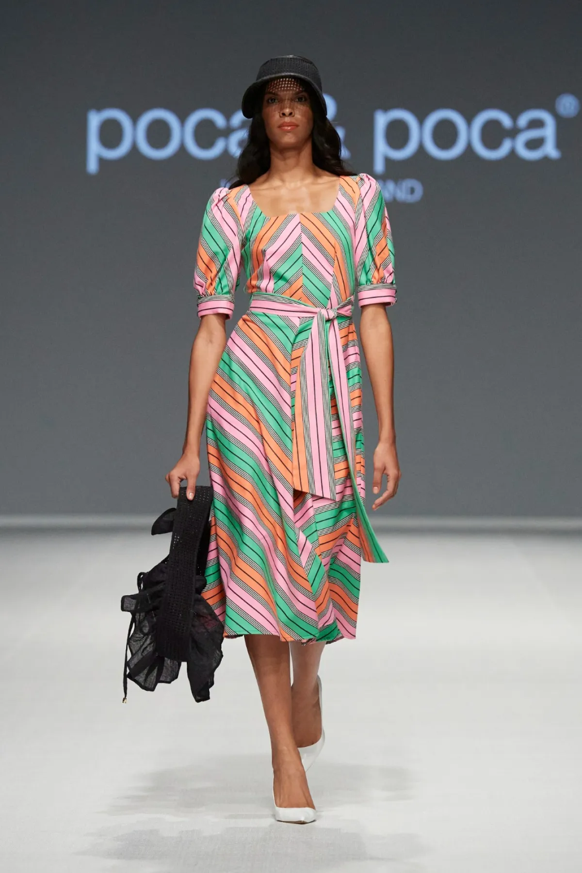 فستان صيفي ملون من بوكا أند بوكا Poca & Poca