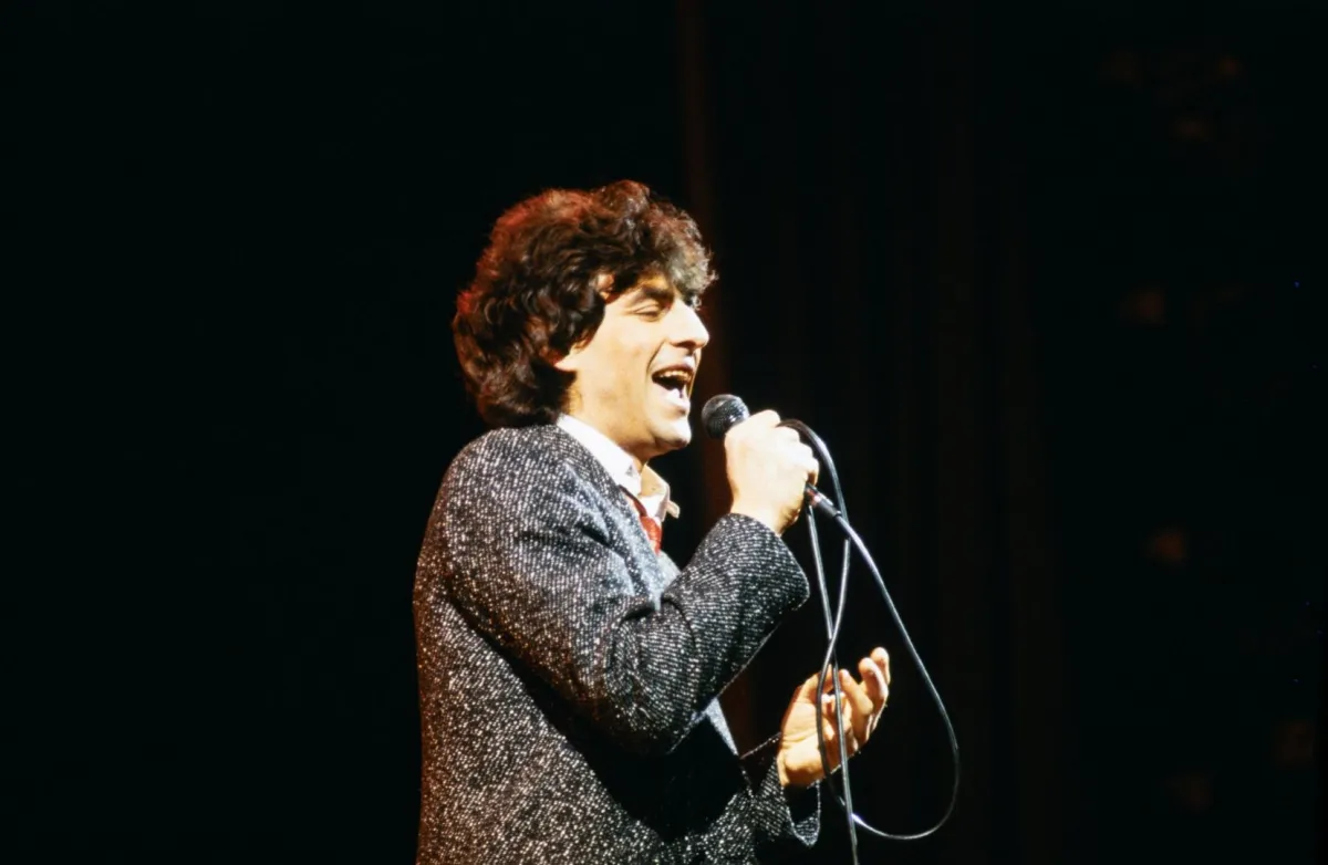 كلود بارزوتي (Claude Barzotti). مصدر الصورة: Martine ARCHAMBAULT / AFP