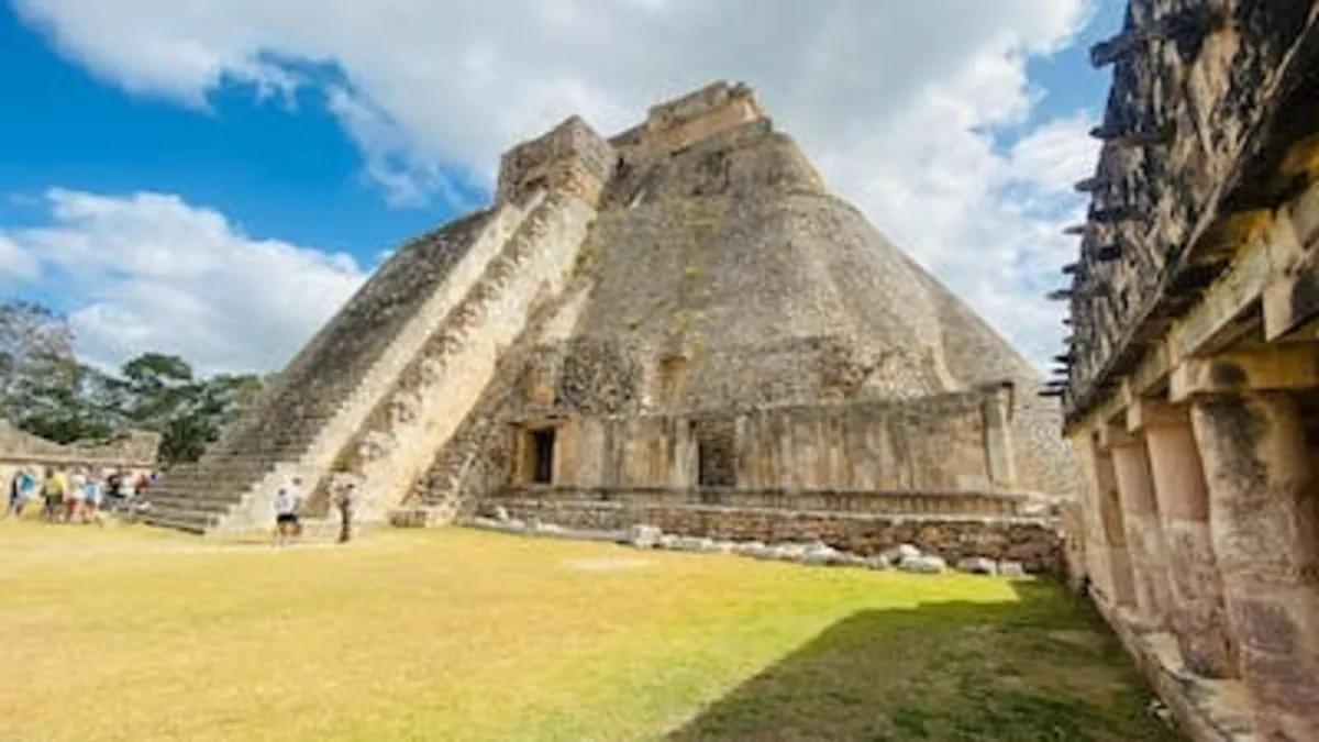 الجفاف يكشف معبد قديم تحت الماء في المكسيك 