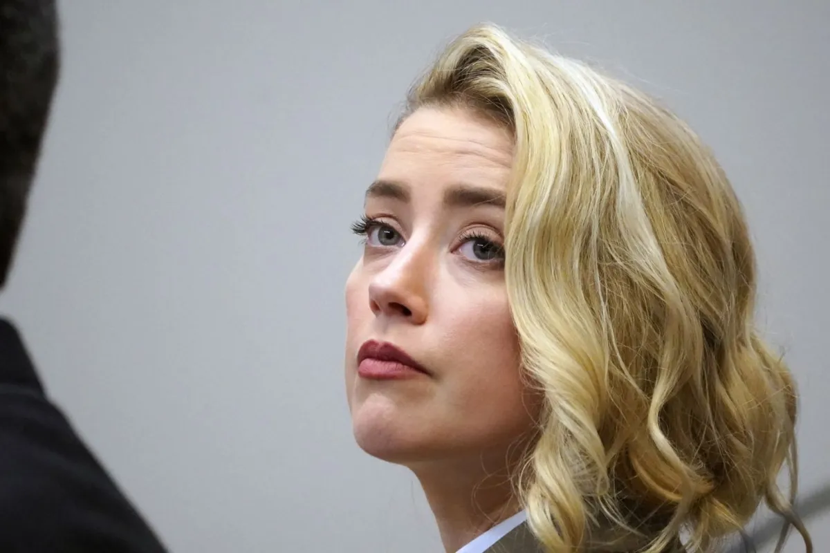 آمبر هيرد (Amber Heard). مصدر الصورة: Steve Helber / POOL / AFP