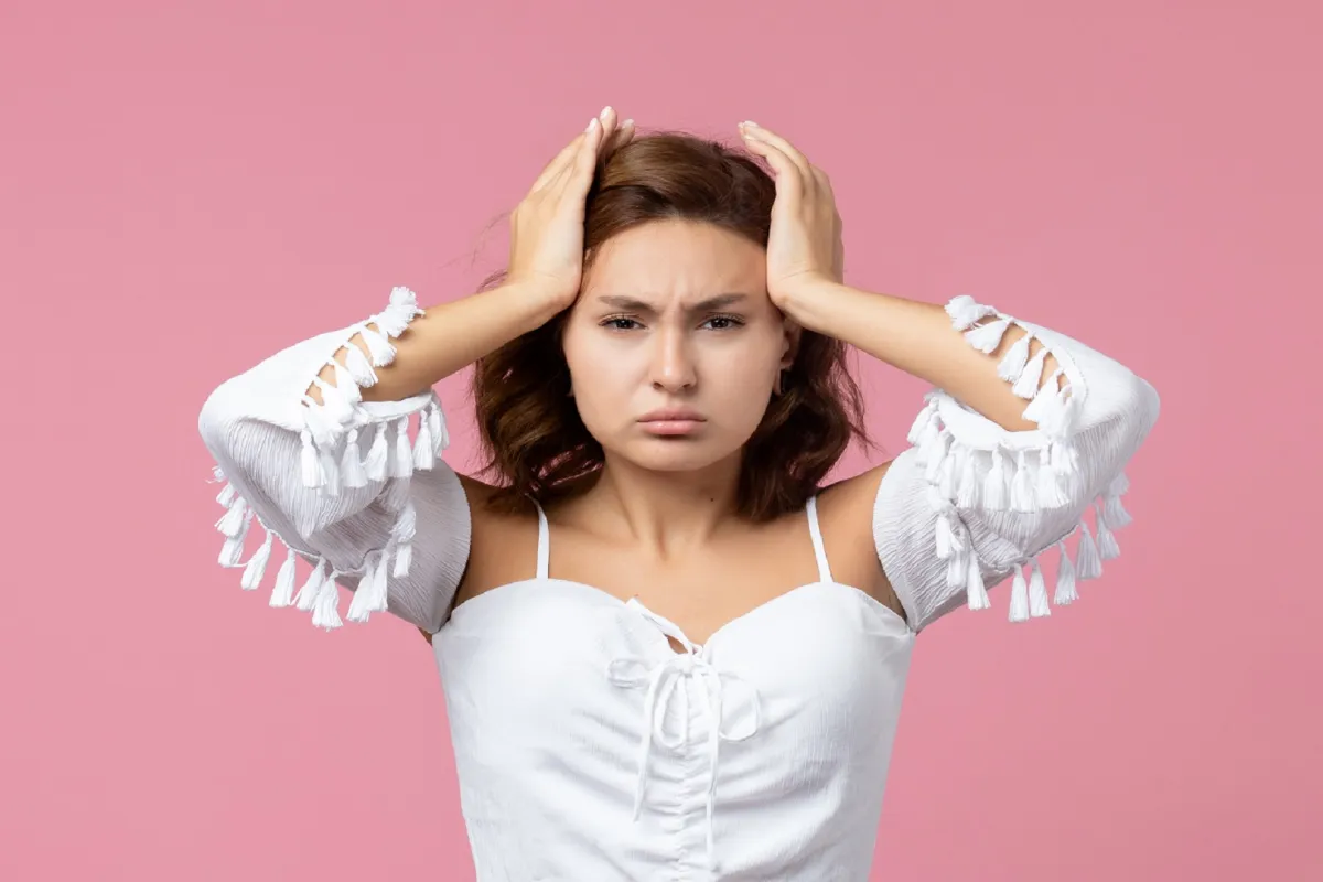 كيف تتغلبين على التوتر الاجتماعي خلال المناسبات؟ (المصدر: Freepik)