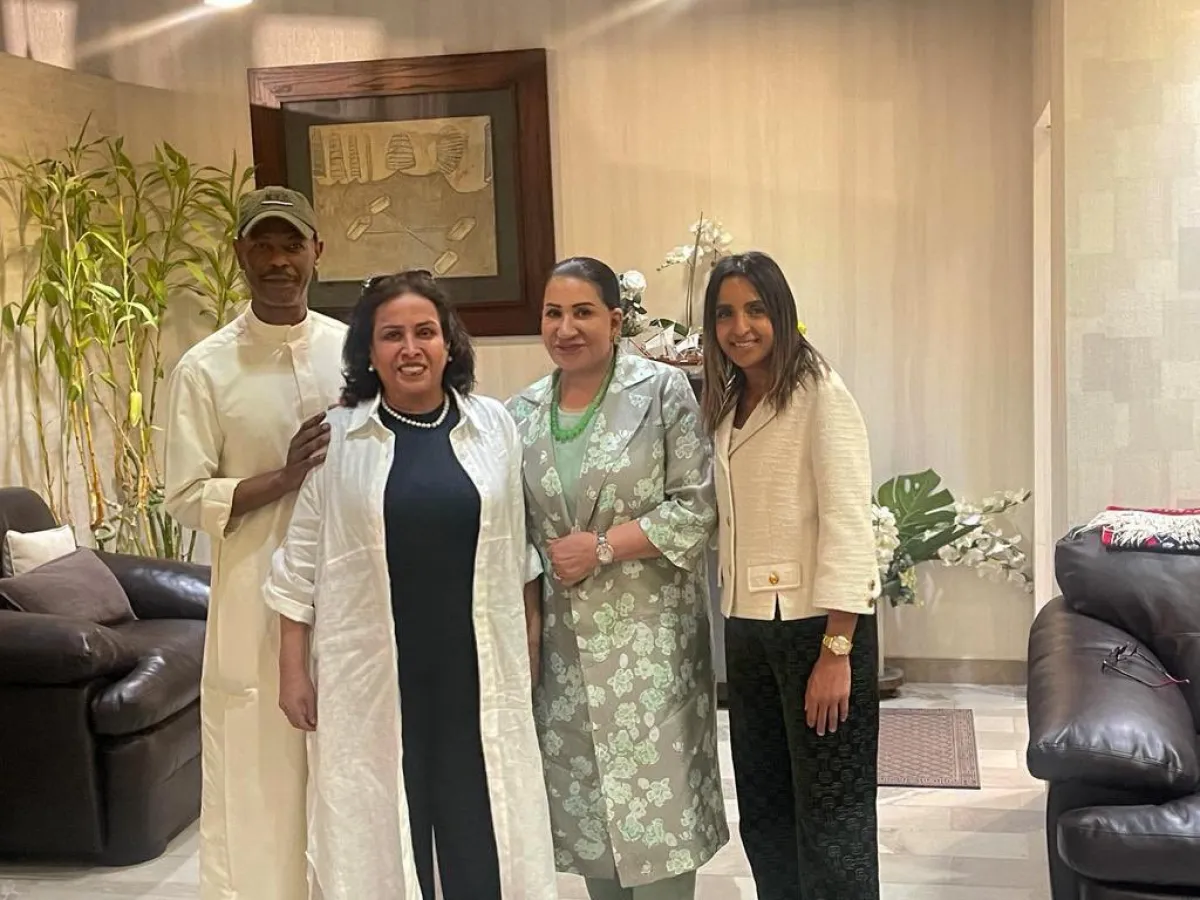 سعاد عبد الله برفقة حياة الفهد- الصورة من حساب الأستاذ تركي آل الشيخ على تويتر