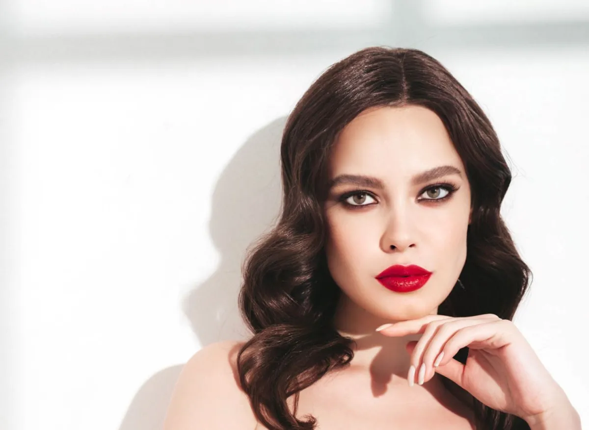 أجمل ألوان أحمر شفاه مخملية لصيف 2023