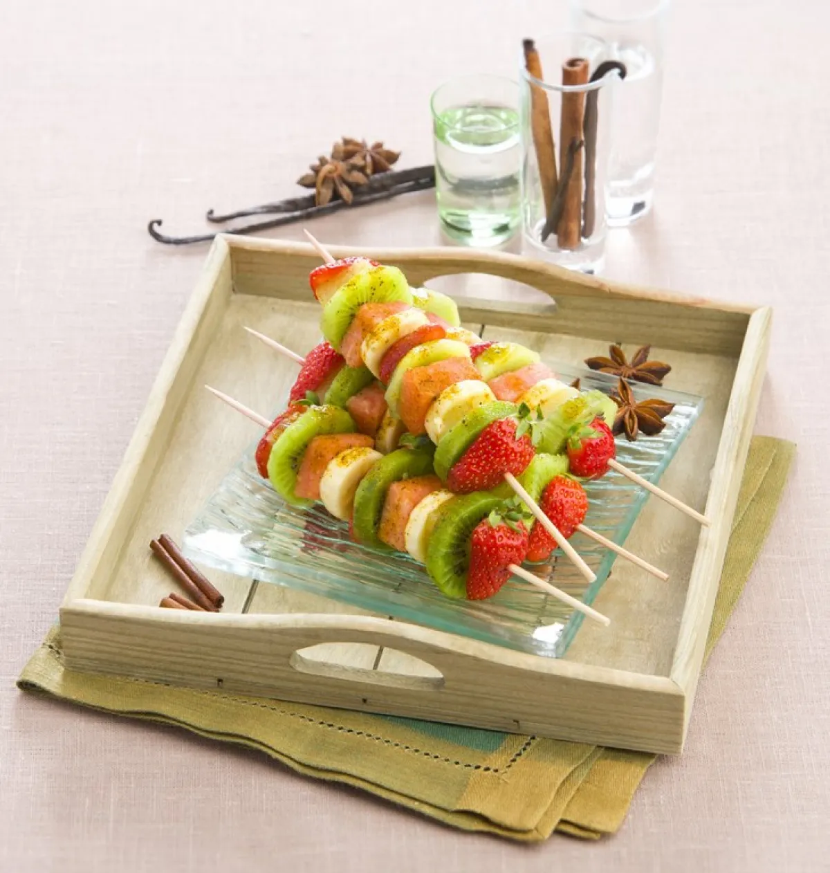 طريقة مميزة في تقديم الفواكه