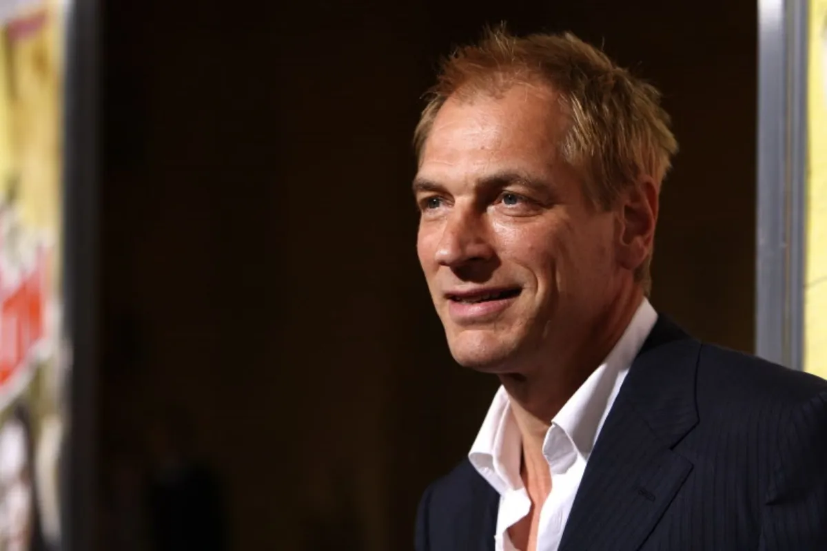 جوليان ساندز (Julian Sands). مصدر الصورة: Alberto E. Rodriguez/Getty Images/AFP