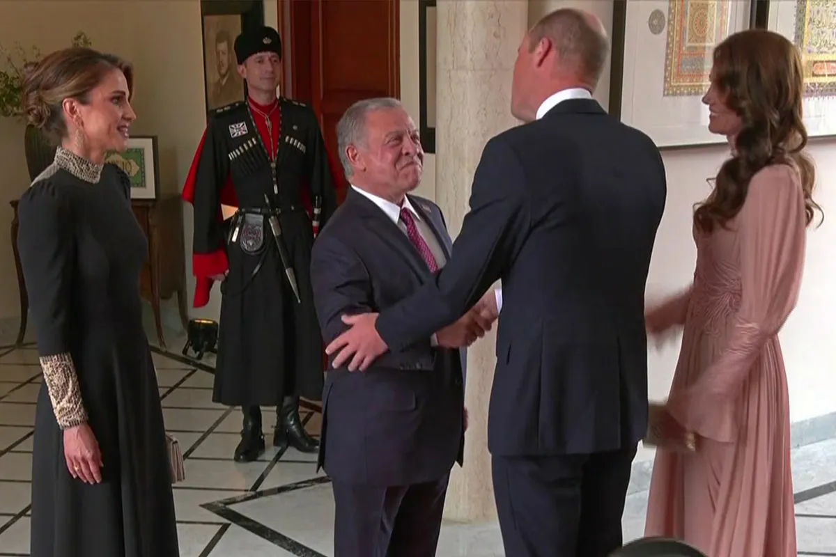 الملك عبدالله الثاني والملكة رانيا  يستقبلان الأمير وليم والأمير كيت ميدلتون في قصر الزهران