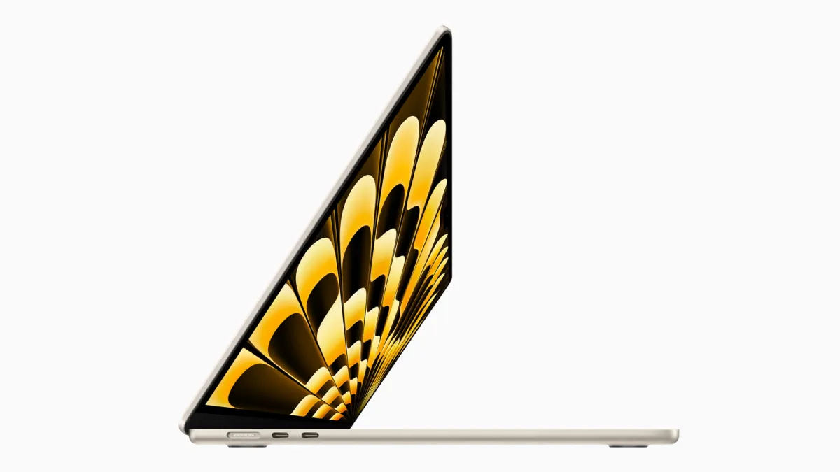 MacBook Air مقاس 15 إنش