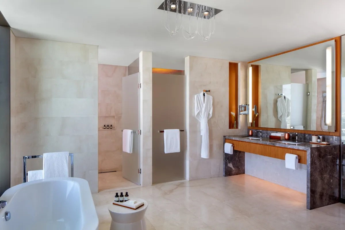 حمامات فخمة في بارك حياة الدوحة