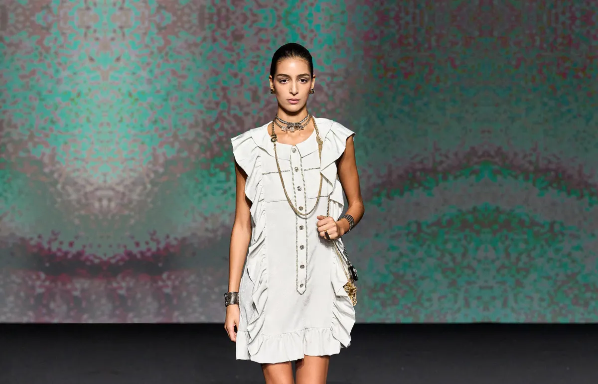 فستان قصير واسع من شانيل Chanel