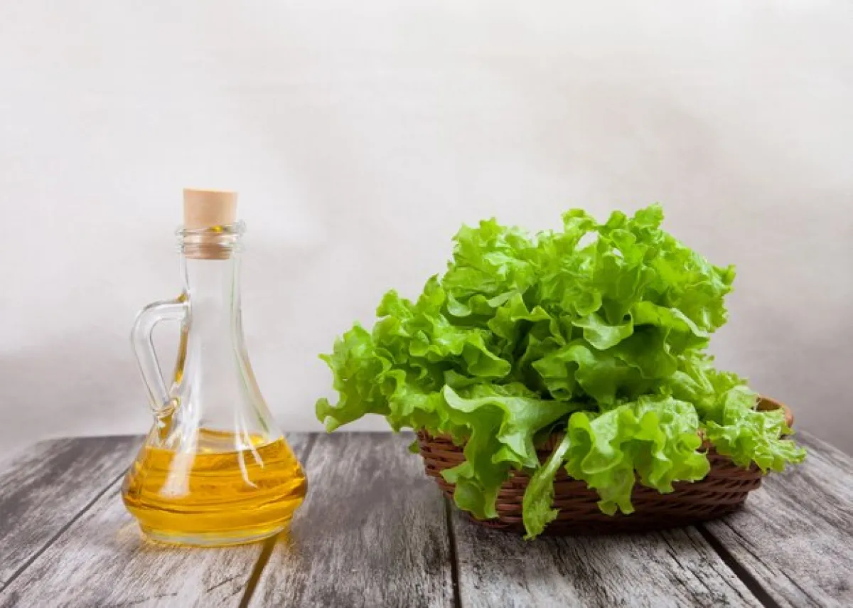 فوائد الزيوت للبشرة - الصورة من Freepik 