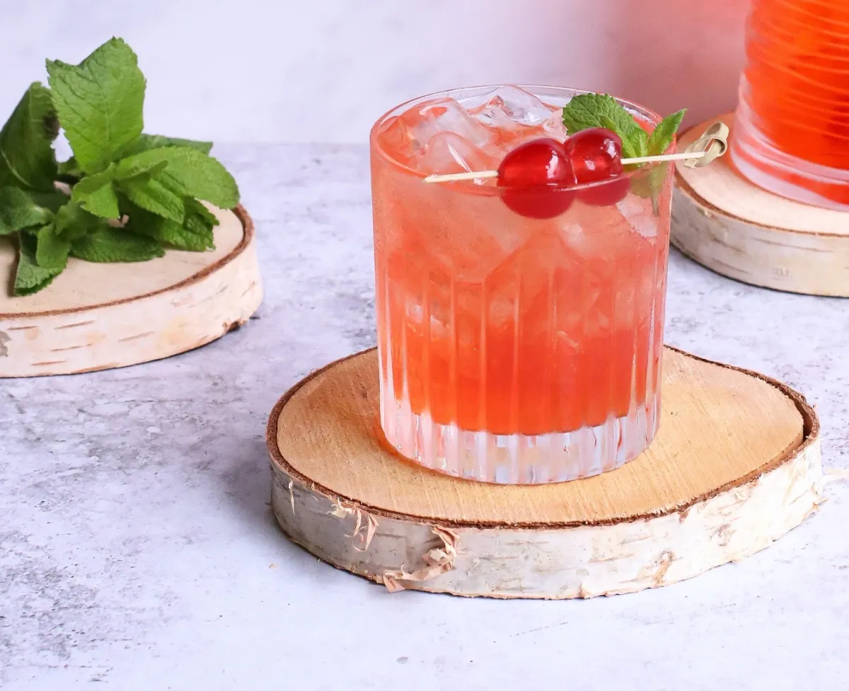 يحتوي عصير الكرز  على نسبة عالية من البوتاسيوم (المصدر: Pexels)