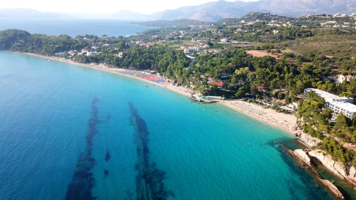 شاطئ بلاتيس جيالوس