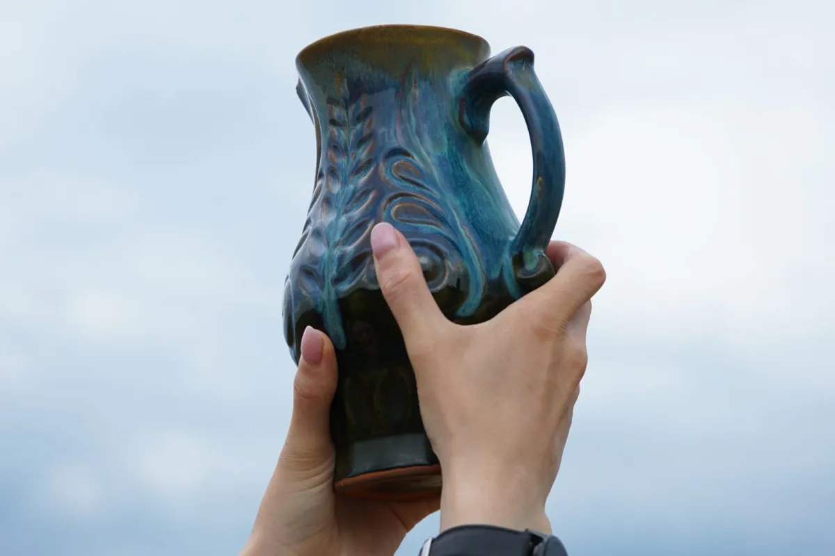 فخار تانغ المزجج ثلاثي الألوان