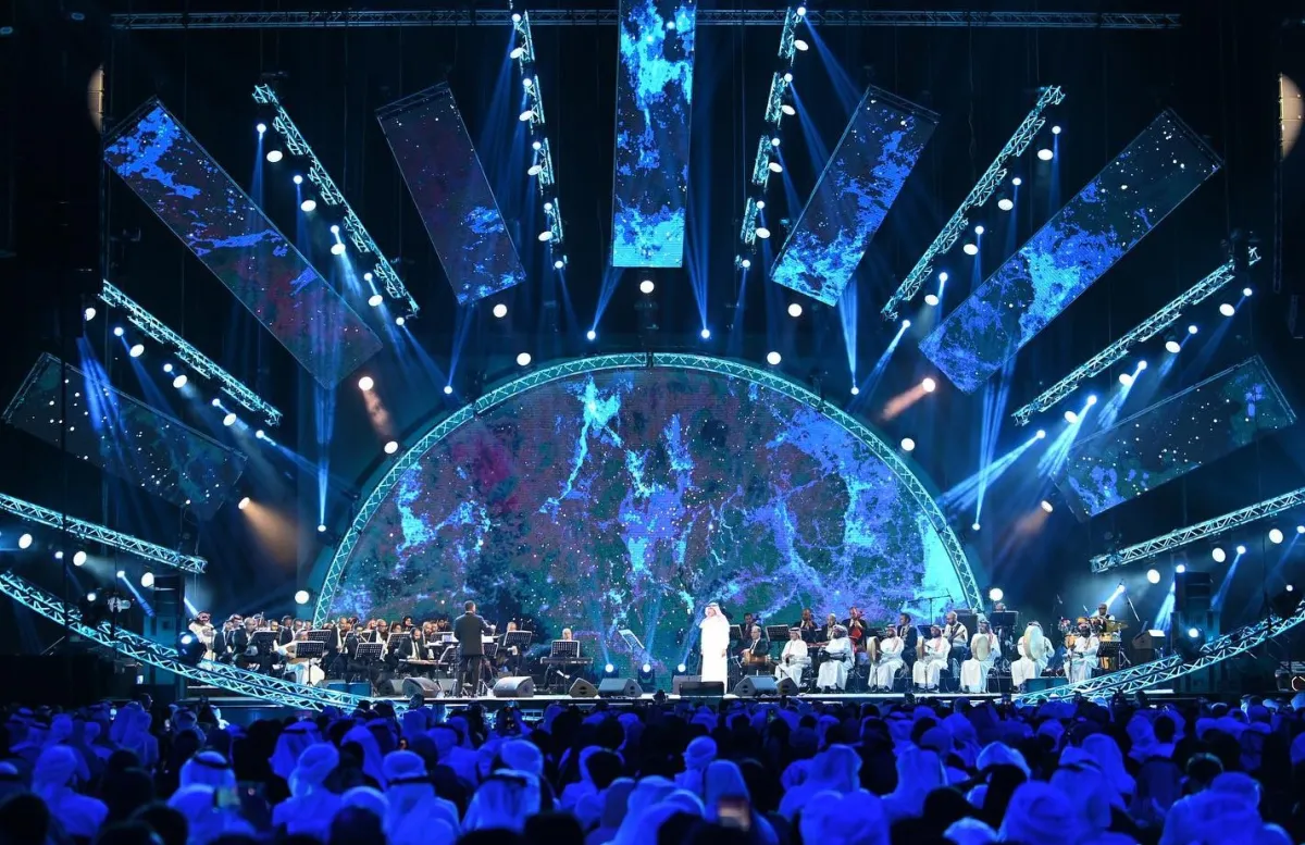 محمد عبده في حفل  دبي - الصورة من حساب روتانا لايف على الانستغرام